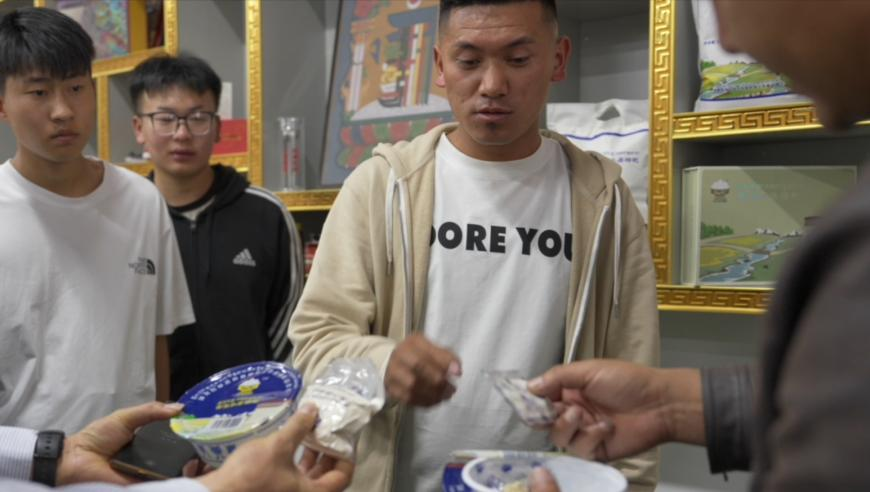 新澳门彩最新开奖结果今天,“联合国开会精英”网红大量删视,精准解释落实的人生哲理_完整版V7.79