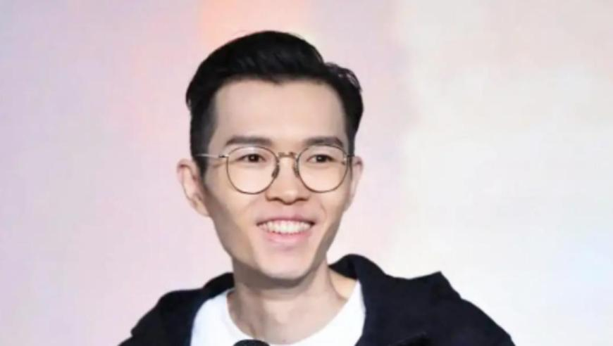 二零二四年香港开奖记录,女司机随意变道 货车保驾护航近百米,准确资料解释落实_升级版V7.70